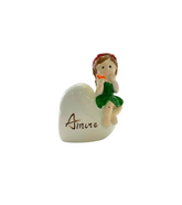 Bimba in resina su cuore con magnete